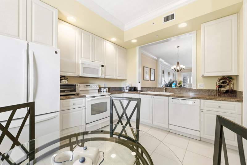 2 bedroom Condominium at 16 Harbour Isle Drive #302, Harbour Isle At Hutchinson Island, Fort Pierce — photo 3