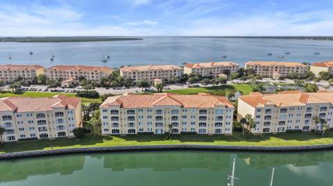 16 Harbour Isle Drive #302, Fort Pierce FL - photo 16 of 38