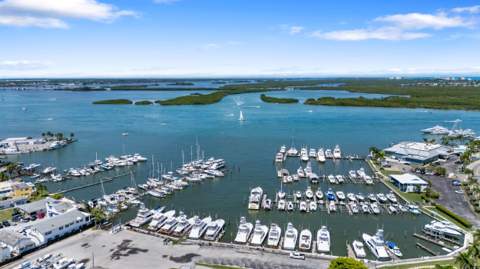 16 Harbour Isle Drive #302, Fort Pierce FL - photo 19 of 38