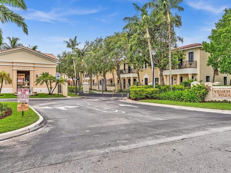 3 bedroom Townhouse at 2514 Venetian Court #2514, Venetian Villas, Boynton Beach — photo 2