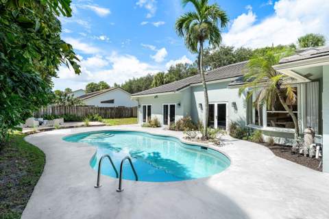 2815 Hampton Circle, Delray Beach FL - photo 8 of 36