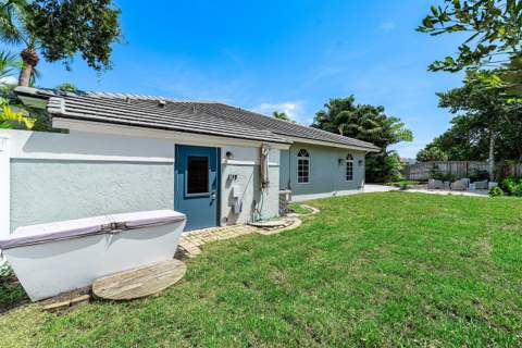 2815 Hampton Circle, Delray Beach FL - photo 11 of 36