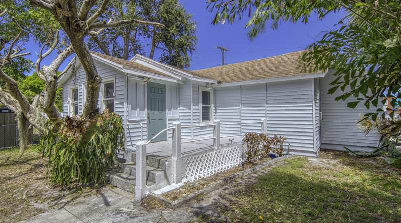 3 bedroom Single Family Residence at 708 N H Street, Lake Worth Town Of, Lake Worth Beach — photo 1