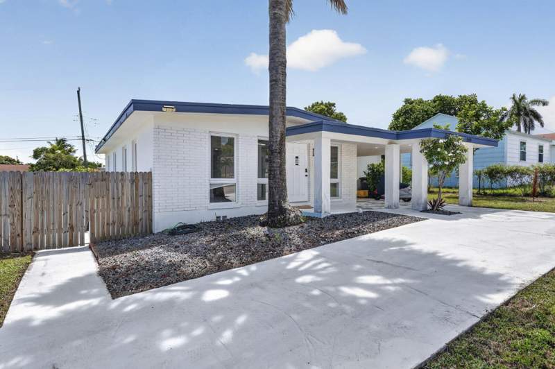 5 bedroom Single Family Residence at 840 Bradley Street, Lake View Ridge, West Palm Beach — photo 2