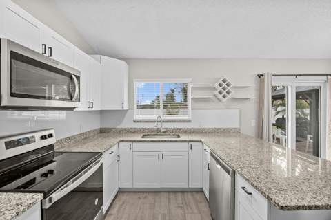 265 SW Dalton Circle, Port St. Lucie FL - photo 7 of 31