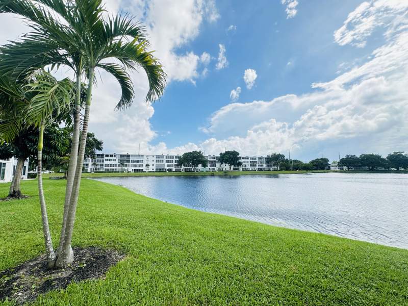 1 bedroom Condominium at 1080 Harwood F, Harwood F Condo, Deerfield Beach — photo 2