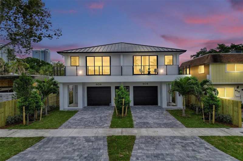 3 bedroom Townhouse at 608 SW 7th Avenue, Tarpon River, Fort Lauderdale — photo 1