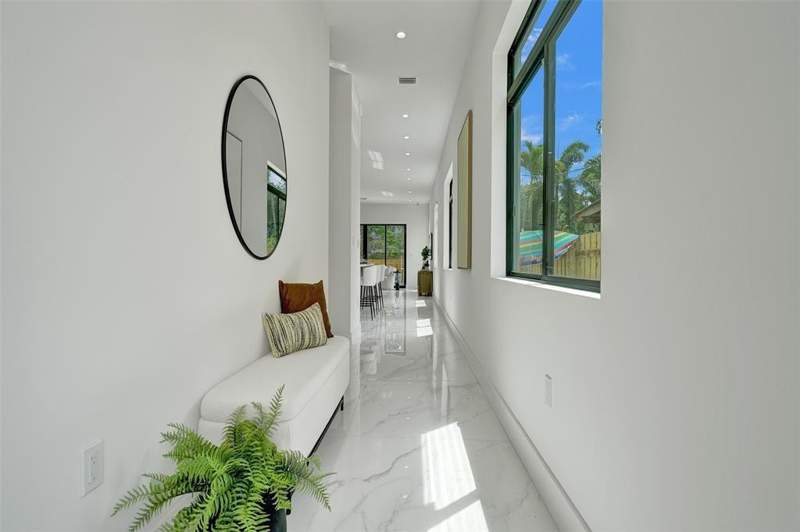 3 bedroom Townhouse at 608 SW 7th Avenue, Tarpon River, Fort Lauderdale — photo 5