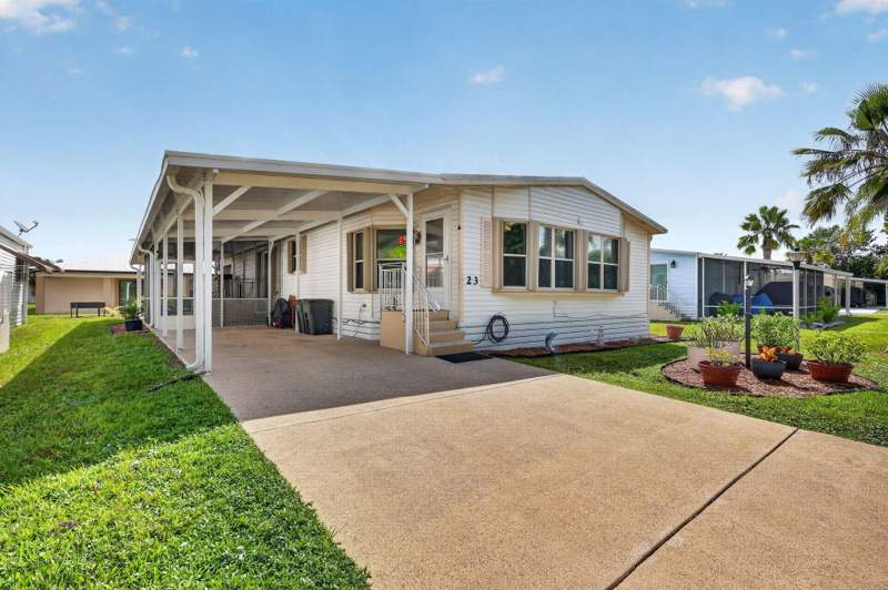2 bedroom Manufactured Home at 23 Mediterranean Boulevard, Spanish Lakes One, Port St. Lucie — photo 3