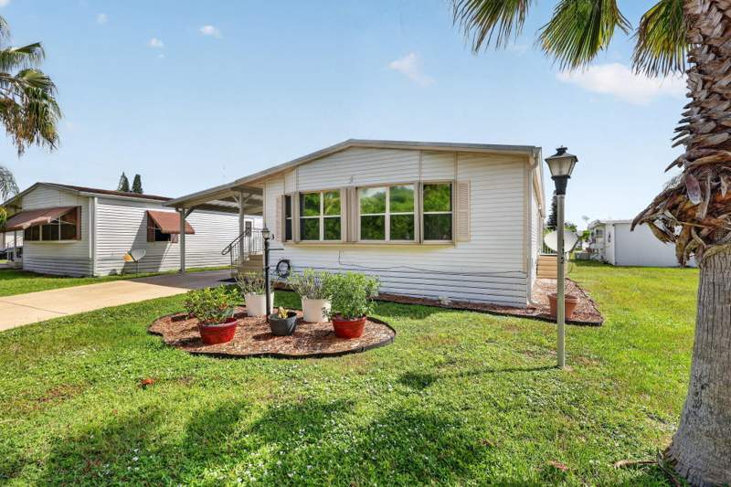 2 bedroom Manufactured Home at 23 Mediterranean Boulevard, Spanish Lakes One, Port St. Lucie — photo 4