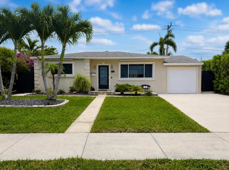 3 bedroom Single Family Residence at 372 Lytle Street, Broadmoor Sec 4, West Palm Beach — photo 1