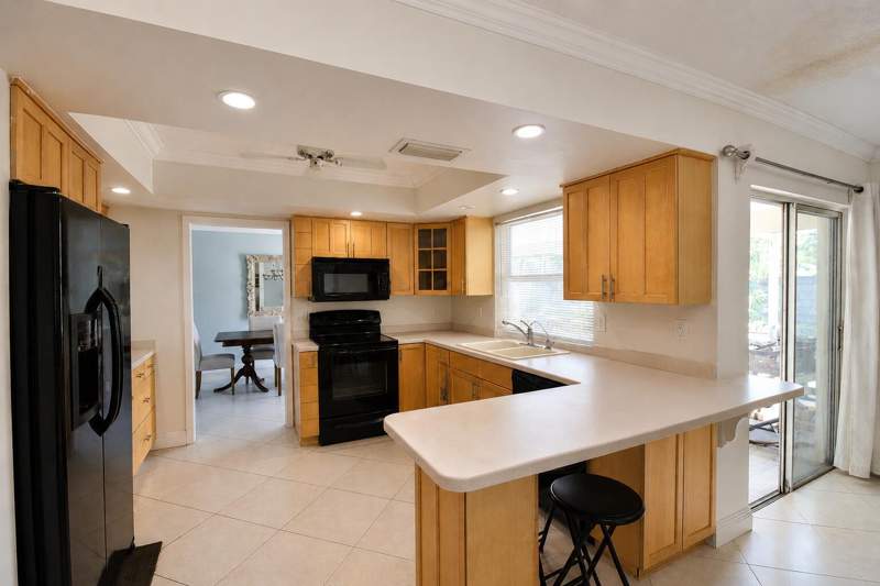 3 bedroom Single Family Residence at 630 West Drive, Homewood Park, Delray Beach — photo 4