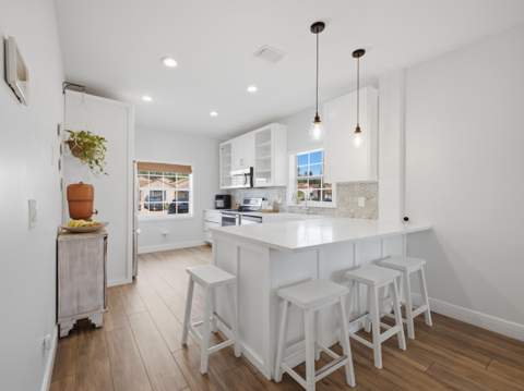 7098 Burgess Drive, Lake Worth FL - photo 8 of 46