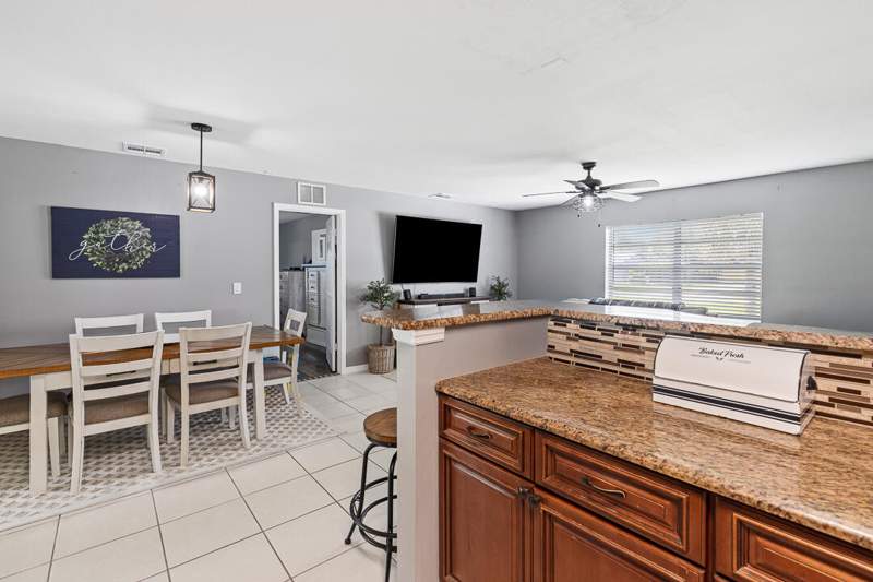 2 bedroom Single Family Residence at 7506 Kenwood Road, Lakewood Park Addition No 1, Fort Pierce — photo 5