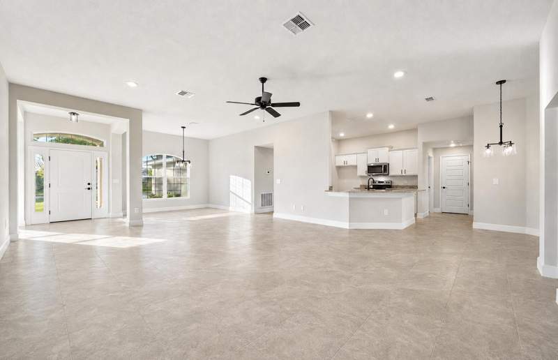 4 bedroom Single Family Residence at 373 NW Broadview Street, Port St Lucie Section 25, Port St. Lucie — photo 3