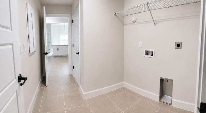 4 bedroom Single Family Residence at 373 NW Broadview Street, Port St Lucie Section 25, Port St. Lucie — photo 4