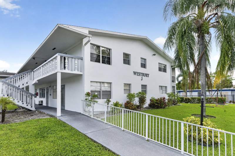 2 bedroom Condominium at 169 Westbury J #169, Westbury J Condo, Deerfield Beach — photo 2
