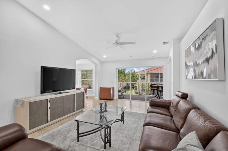 3 bedroom Condominium at 12447 Crystal Pointe Drive #201, Coral Lakes/Crystal Pointe, Boynton Beach — photo 4