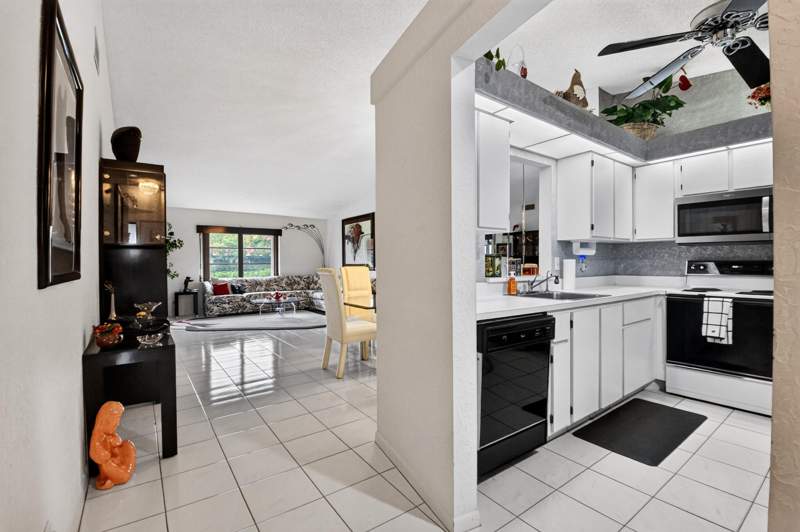 2 bedroom Villa at 8179 Whispering Palm Drive, Whisper Walk Sec D Condo, Boca Raton — photo 5