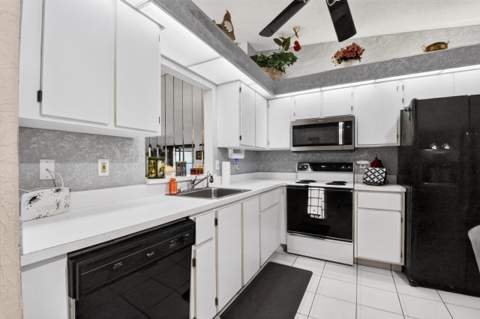 8179 Whispering Palm Drive, Boca Raton FL - photo 7 of 41