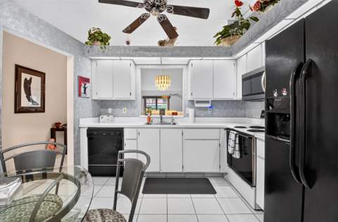 8179 Whispering Palm Drive, Boca Raton FL - photo 8 of 41