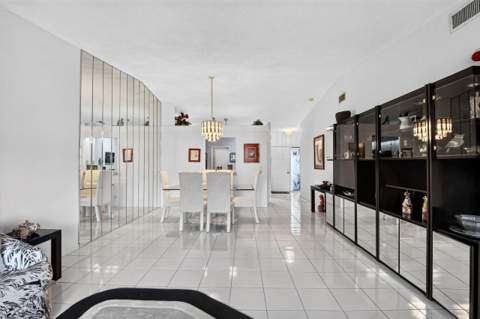 8179 Whispering Palm Drive, Boca Raton FL - photo 16 of 41