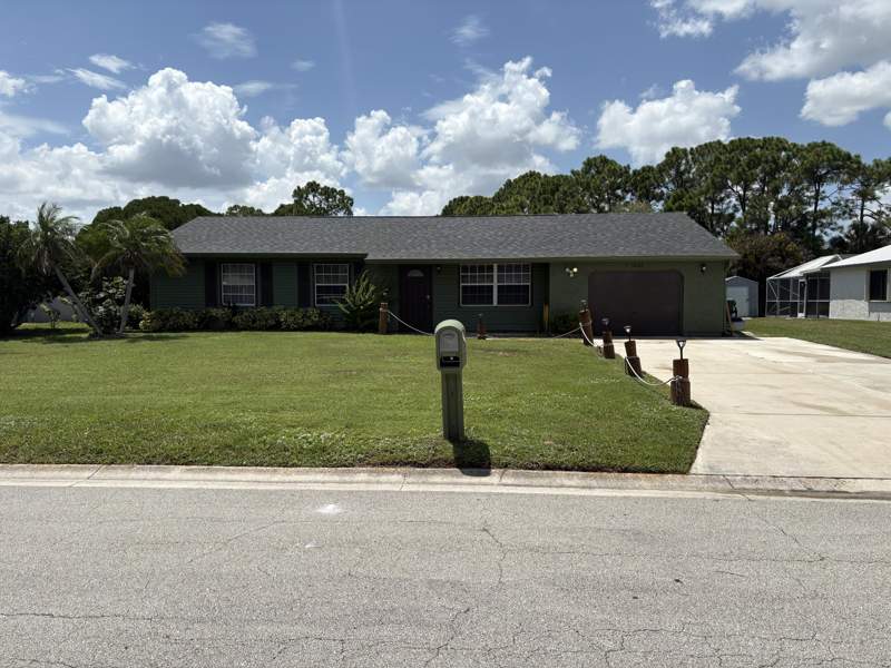 3 bedroom Single Family Residence at 1422 SE Arenson Lane, Port St Lucie Section 52, Port St. Lucie — photo 2