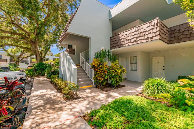 3 bedroom Condominium at 3201 N Course Lane #212, No 6 Palm-Aire Country Club, Pompano Beach — photo 3