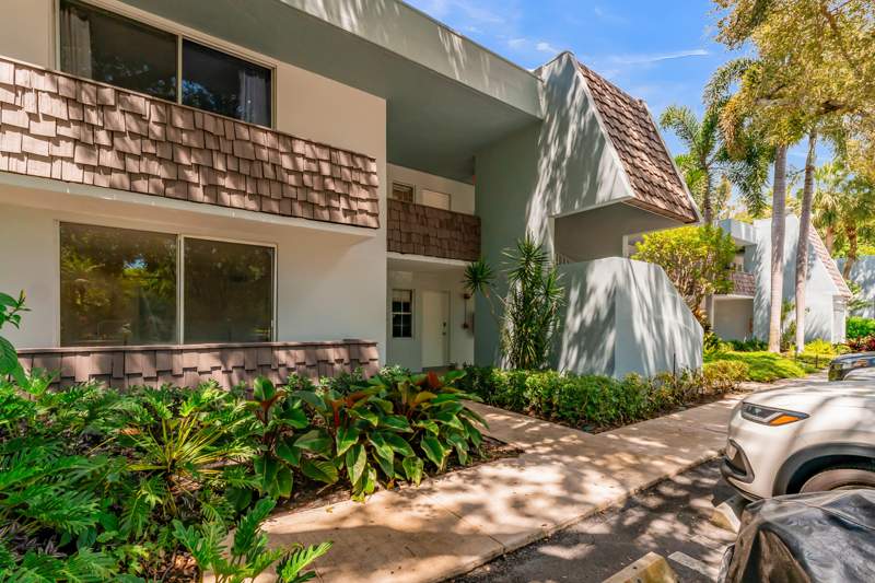 3 bedroom Condominium at 3201 N Course Lane #212, No 6 Palm-Aire Country Club, Pompano Beach — photo 2