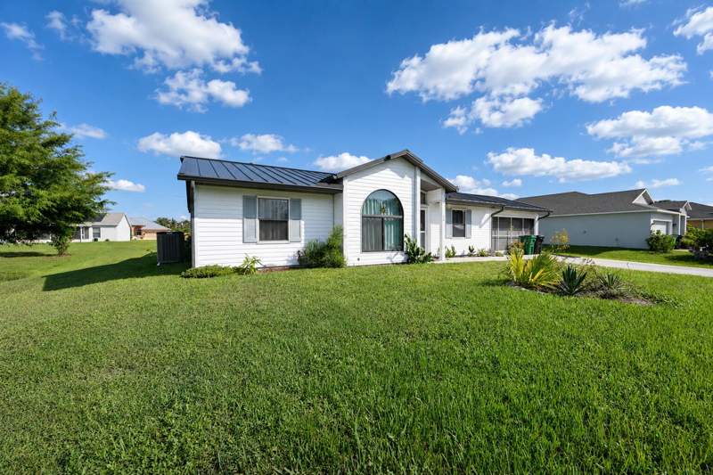 2 bedroom Single Family Residence at 409 SW Voltair Terrace, Port St Lucie Section 13, Port St. Lucie — photo 3