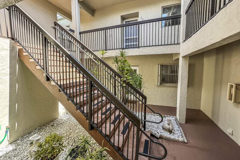 2 bedroom Condominium at 2540 Boundbrook Boulevard #204, Boundbrook Condo, Palm Springs — photo 2