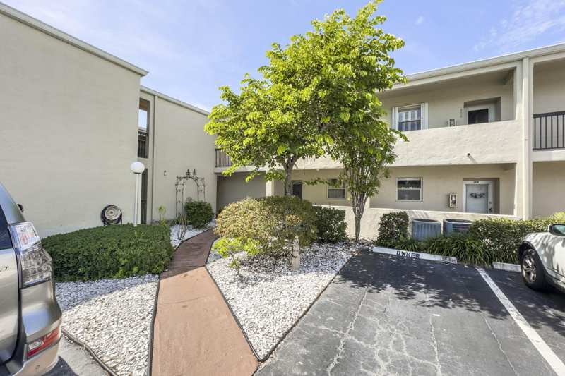 2 bedroom Condominium at 2540 Boundbrook Boulevard #204, Boundbrook Condo, Palm Springs — photo 1