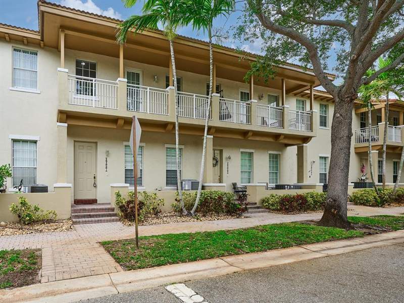 3 bedroom Townhouse at 2401 NW 7th Street, Canterbury At Quantum Village, Boynton Beach — photo 2