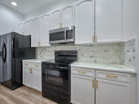 2401 NW 7th Street, Boynton Beach FL - photo 7 of 31