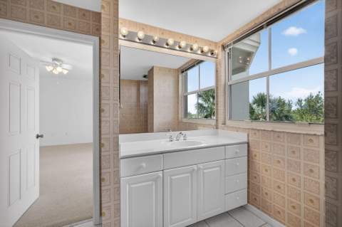 1660 S Highway A1A (Incl. separate deeded guest suite) #222, Jupiter FL - photo 18 of 31