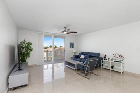 427 Golden Isles Drive, Hallandale Beach FL - photo 7 of 23