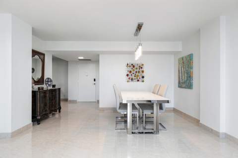 427 Golden Isles Drive, Hallandale Beach FL - photo 10 of 23