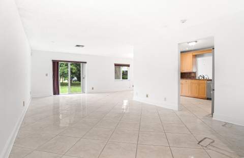 6085 Stanley Lane, Delray Beach FL - photo 8 of 25