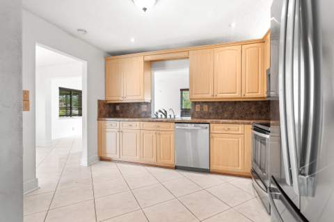 6085 Stanley Lane, Delray Beach FL - photo 10 of 25