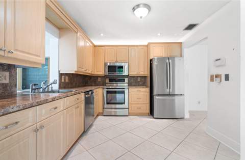 6085 Stanley Lane, Delray Beach FL - photo 11 of 25