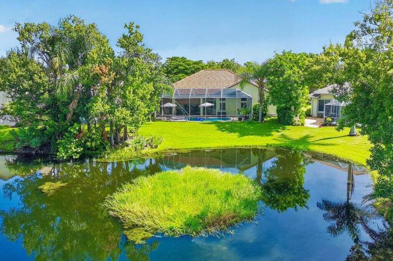 4 bedroom Single Family Residence at 913 SW Lighthouse Drive, Harbour Pointe, Palm City — photo 3