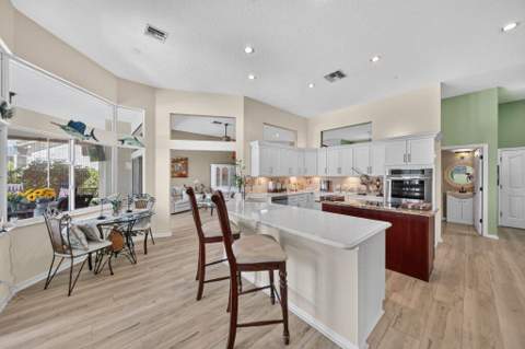 913 SW Lighthouse Drive, Palm City FL - photo 12 of 32