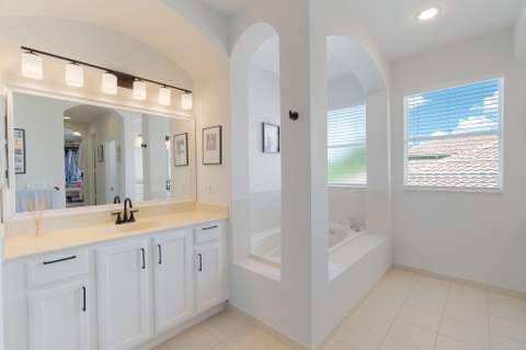 428 Cresta Circle, West Palm Beach FL - photo 21 of 64