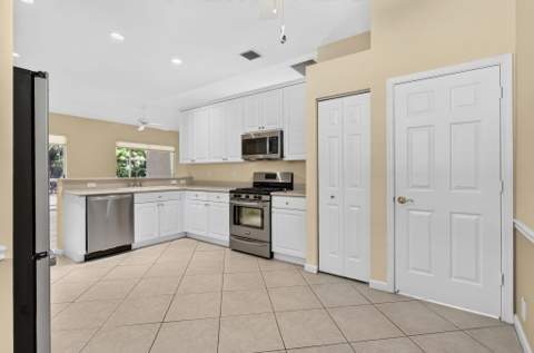 174 NW Lawton Road, Port St. Lucie FL - photo 16 of 67
