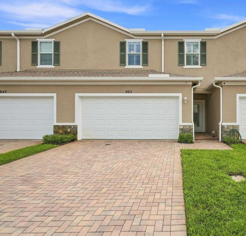 3 bedroom Townhouse at 953 NE Trailside Run, River Place On The St Lucie No. 8, Port St. Lucie — photo 1