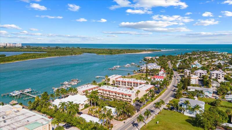2 bedroom Condominium at 1300 Seaway Drive #B10, La Entrada Del Mar Condominium, Fort Pierce — photo 4