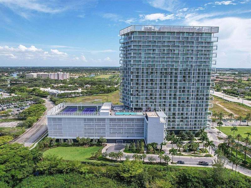 2 bedroom Condominium at 2000 Metropica Way #811, Metropica North Tower One, Sunrise — photo 2