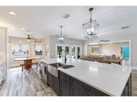 10611 Pine Needle Drive, Fort Pierce FL - photo 6 of 39
