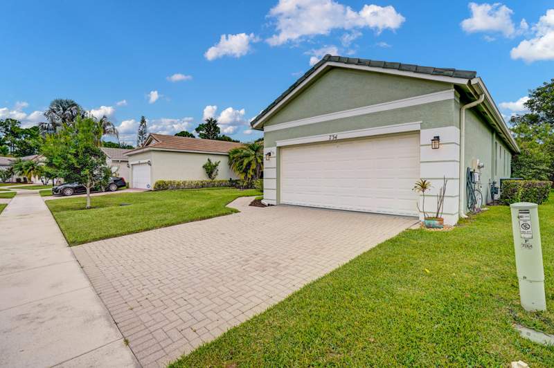 2 bedroom Single Family Residence at 734 SW Rocky Bayou Terrace, Lakeforest At St Lucie West Phase Vi, Port St. Lucie — photo 3