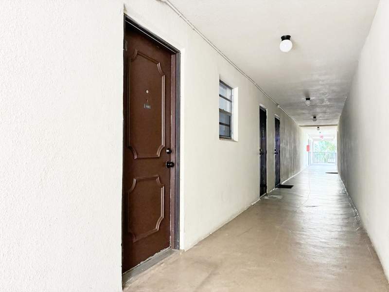 1 bedroom Condominium at 2306 S Cypress Bend Drive #420, Cypress Bend I-B And I-C Condo, Pompano Beach — photo 3
